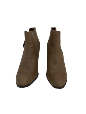 Boots Ankle Heels By Charlotte Russe In Taupe, Size: 10